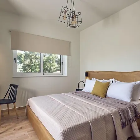 Chris & Jo Villas, Enchanting Escapes, With Heated Pools & Seaviews By Thinkvilla Вилла *