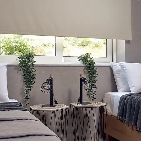 Chris & Jo Villas, Enchanting Escapes, With Heated Pools & Seaviews By Thinkvilla *