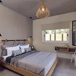 Chris & Jo Villas, Enchanting Escapes, With Heated Pools & Seaviews By Thinkvilla Zakynthos Town