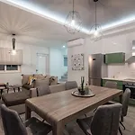 Chris & Jo Villas, Enchanting Escapes, With Heated Pools & Seaviews By Thinkvilla *