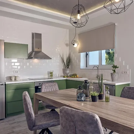 Chris & Jo Villas, Enchanting Escapes, With Heated Pools & Seaviews By Thinkvilla * Città di Zante