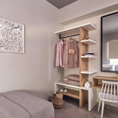 Chris & Jo Villas, Enchanting Escapes, With Heated Pools & Seaviews By Thinkvilla *