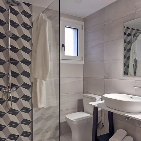 Chris & Jo Villas, Enchanting Escapes, With Heated Pools & Seaviews By Thinkvilla 빌라 *