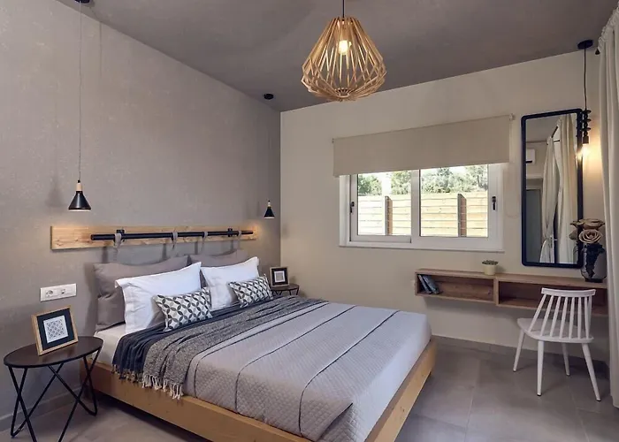 Chris & Jo Villas, Enchanting Escapes, With Heated Pools & Seaviews By Thinkvilla * Città di Zante