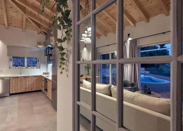 Chris & Jo Villas, Enchanting Escapes, With Heated Pools & Seaviews By Thinkvilla * Città di Zante