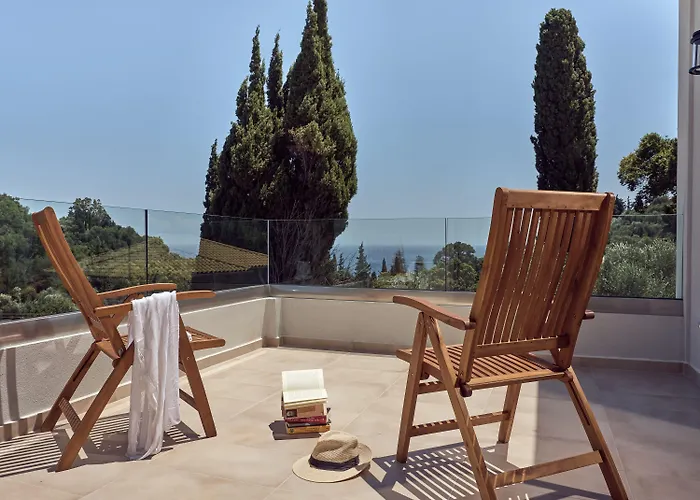 Chris & Jo Villas, Enchanting Escapes, With Heated Pools & Seaviews By Thinkvilla *